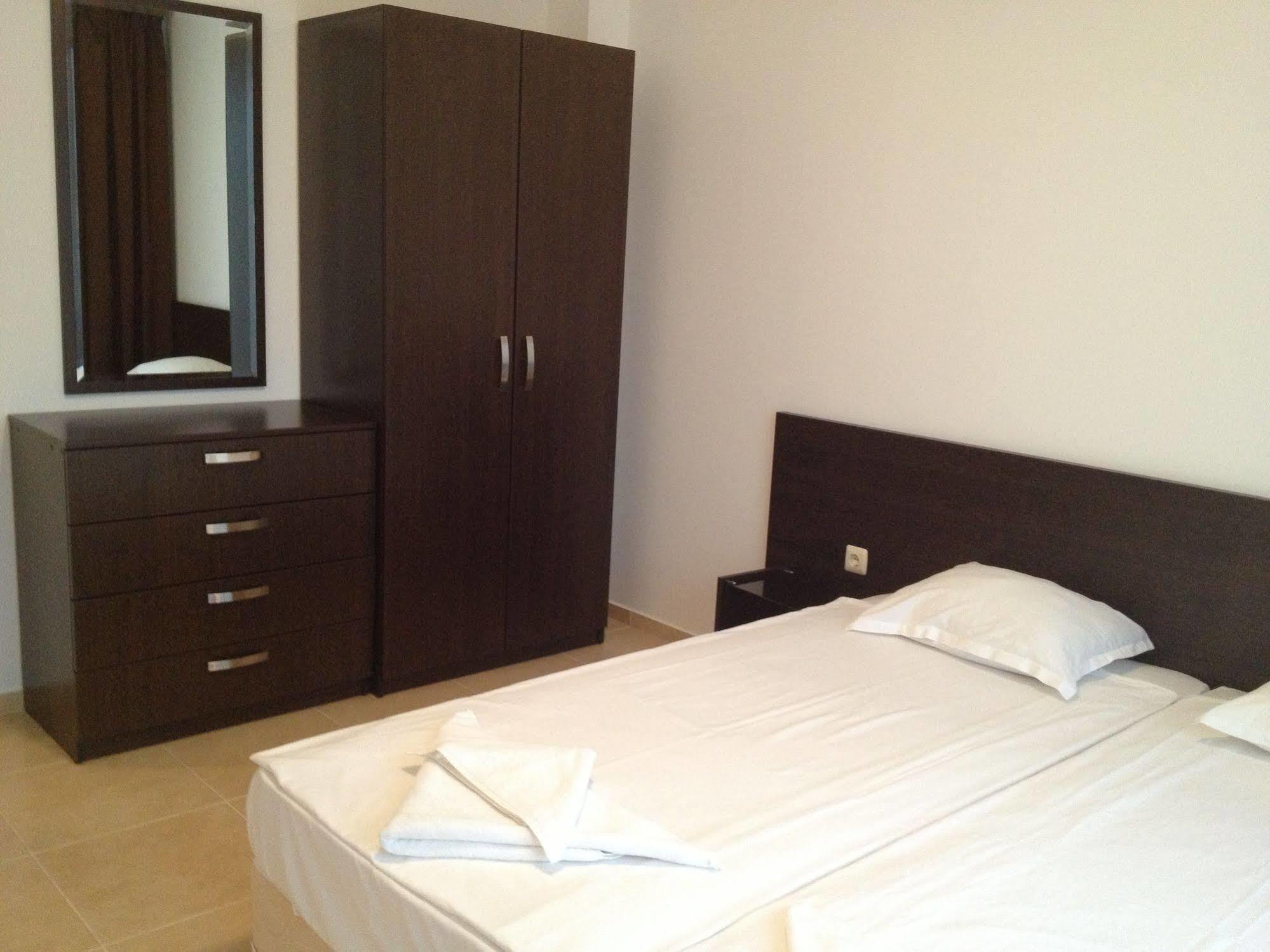 Apart Hotel Happy Sunny Beach Ngoại thất bức ảnh